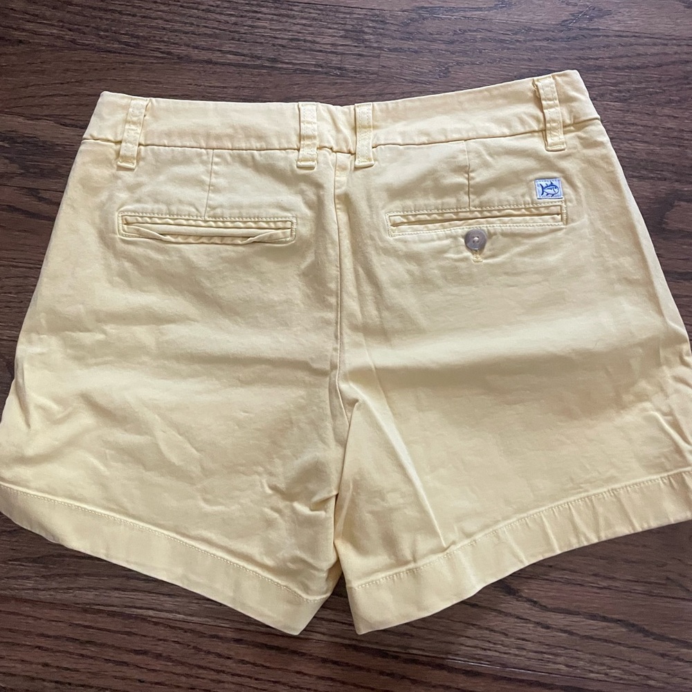 Southern Tide 5” Caroline Shorts - Picture 3 of 5